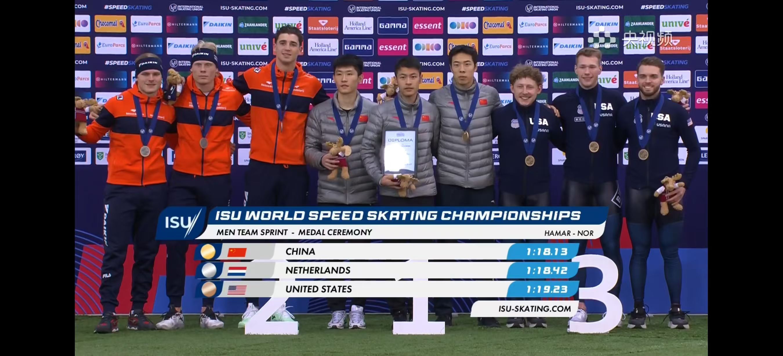 创造历史！中国队男团在速滑世界锦标赛短距离
