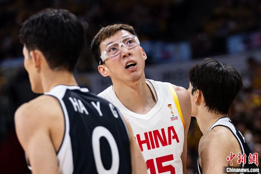 中国男篮世预赛首战告负 韩国队客场取胜