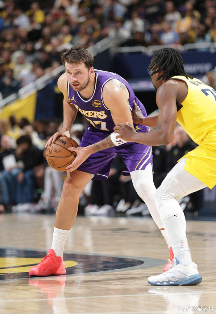 东契奇单节21分助湖人客场逆转步行者