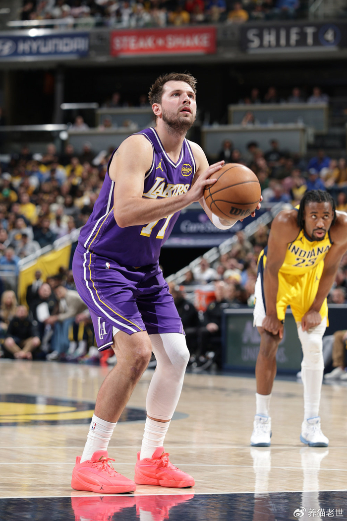 东契奇单节21分助湖人客场逆转步行者