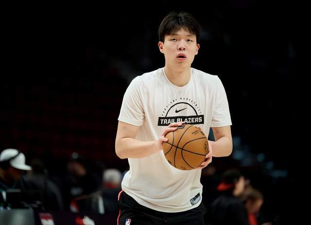 火箭裁判争议与杨瀚森下放引关注 斯特鲁斯或迎