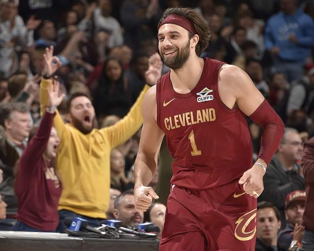 火箭裁判争议与杨瀚森下放引关注 斯特鲁斯或迎