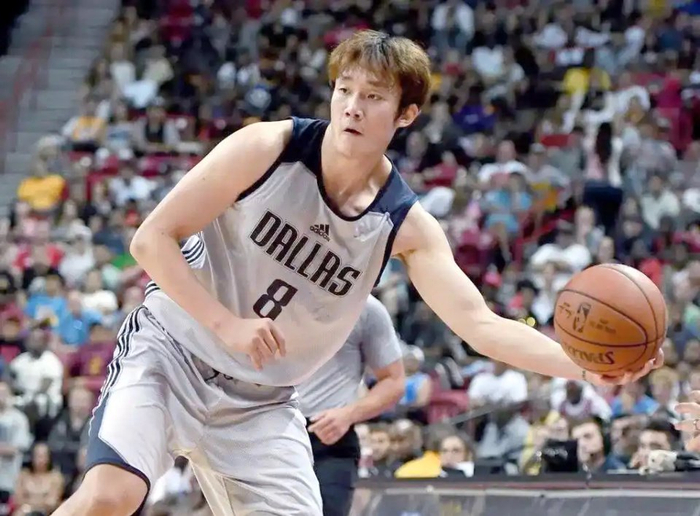 丁彦雨航回忆NBA征途：语言障碍与融入球队的挑