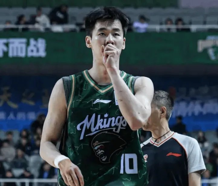 新疆力克南京暂保季后赛席位，同曦攻守失衡难