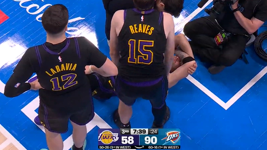 东契奇比赛中意外受伤 连续30+纪录戛然而止